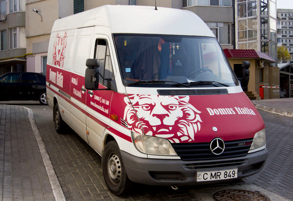 https://imprint.md/img/lucrari/Domus-Italia/Bus_domusitalia/bus_domusitalia_5.jpg